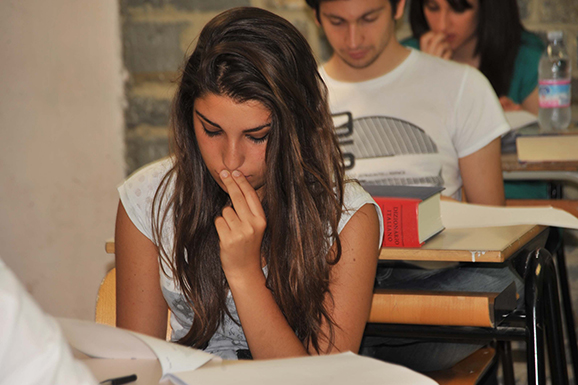 Al liceo Artistico non si fumano più sigarette, ma canne sì
