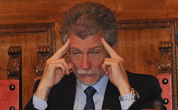 Web maledetto: dopo la concittadina anche il sindaco è web ossessionato