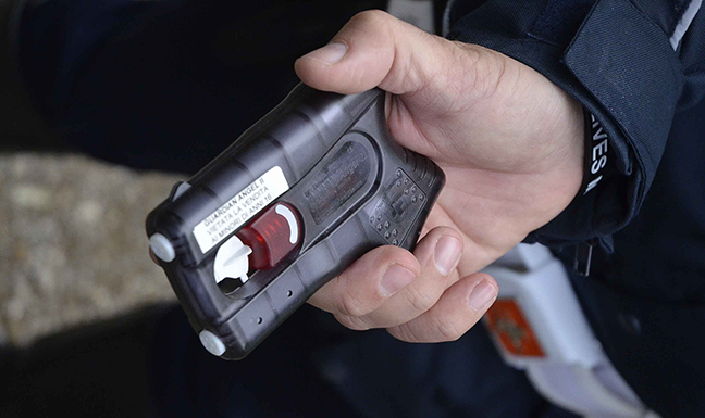 Assurdo! sono al cetriolo e non al peperoncino le nuove armi dei vigili urbani