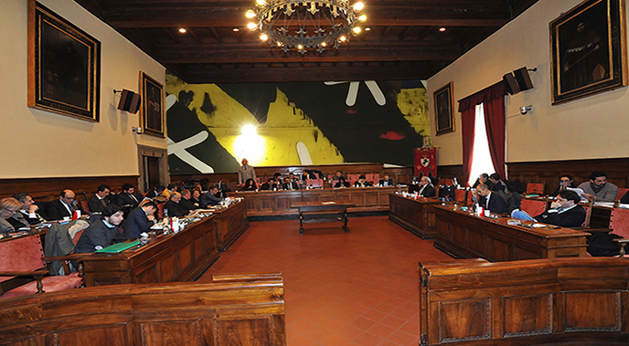 Detto e fatto, il centrodestra si rompe sopra i murales