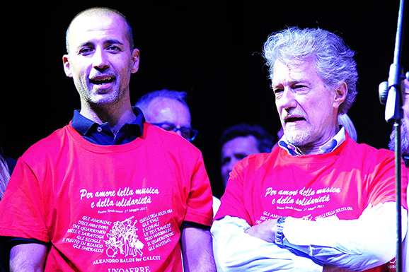 Fuoco alle nane e via con il rock-Il sindaco Ghinelli come  Russel Crow ne “Il Gladiatore”