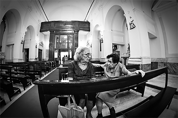 Le vecchie aretine in Chiesa