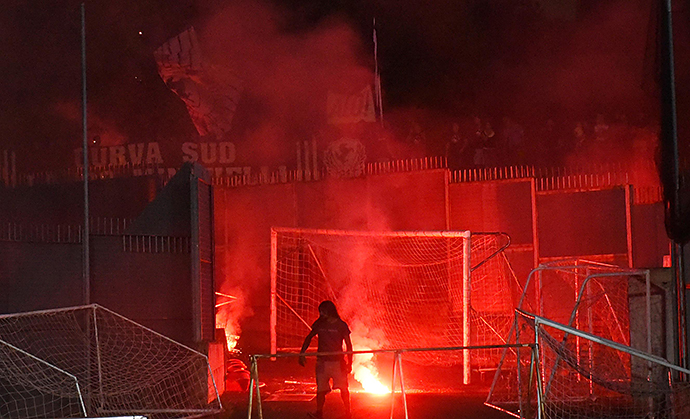 Tifosi si picchiano nel dopo partita Arezzo Livorno