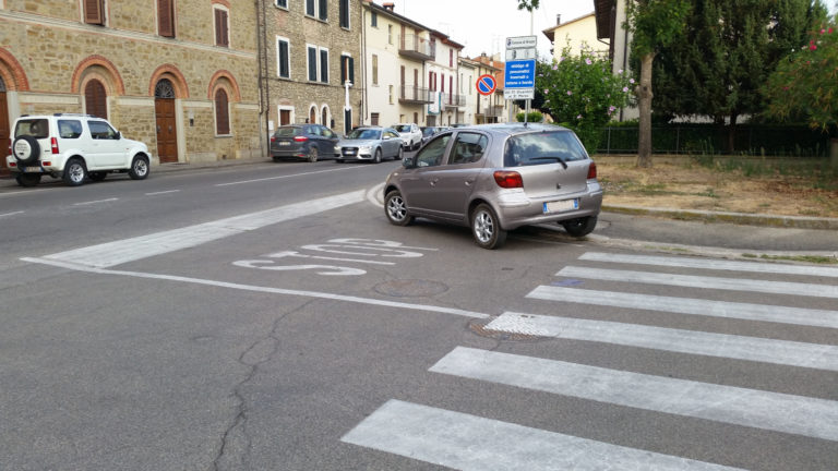 Arezzo, il decoro e la sicurezza – Parcheggi selvaggi