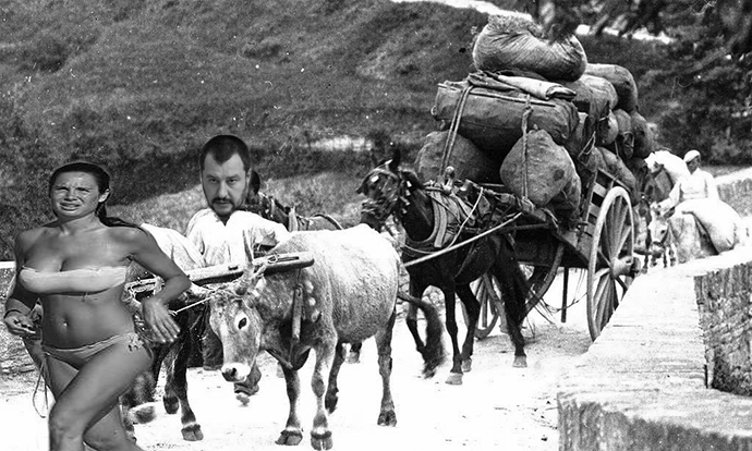 Il carroccio di Salvini tirato da un pelo di gnocca di Berlusconi