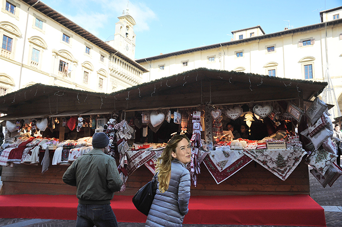L’Ortica l’aveva anticipato: la Boschi al mercatino tirolese per candidarsi nel Trentino