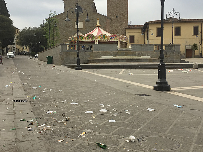 piazza-santagostino rifiuti
