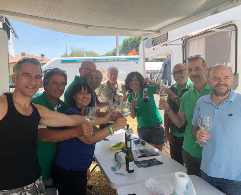 Scoop de L’Ortica – L’assessore motosega semina il panico a Pontida