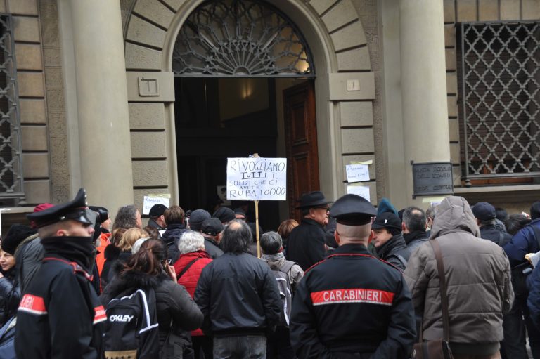 Rimborsi ai truffati dalle banche, tetto aumentato e Stato al collasso