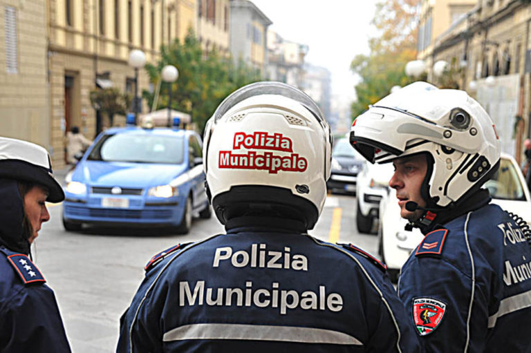 Oh che succede ad Arezzo? Il comandante c’è già… ma la graduatoria un s’è vista!