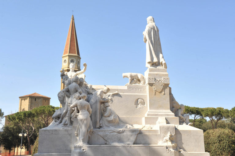 Fascismo,  antifascismo, Fiera Antiquaria e Petrarca