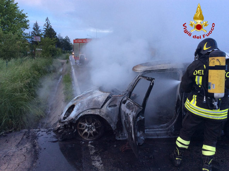 Bambino in codice rosso al Meyer, auto in fiamme ad Arezzo e Campaldino