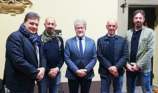 La pubblica grattatina