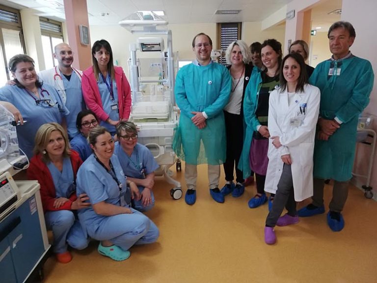 Donazione alla Neonatologia dell’ospedale San Donato, un’incubatrice in ricordo di Anita