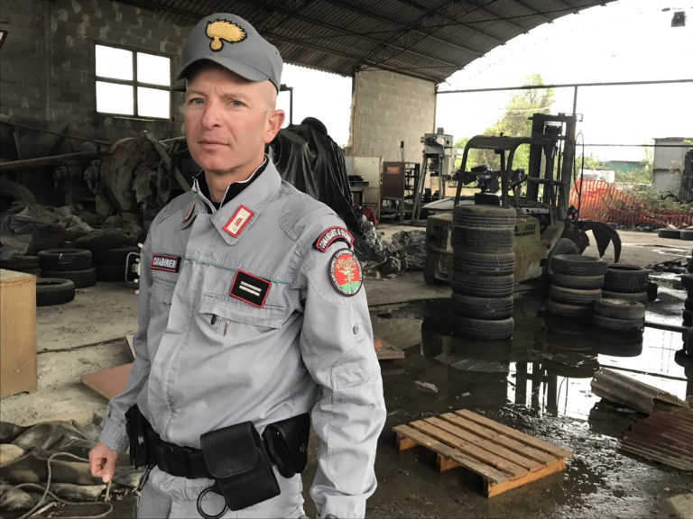 Officine e discariche abusive, nove persone  nei guai (Foto)