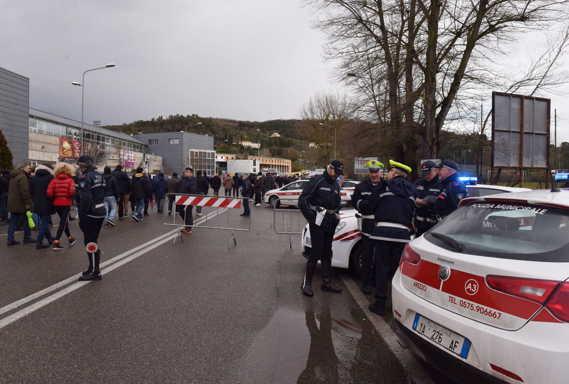 Polizia municipale ingresso stadio
