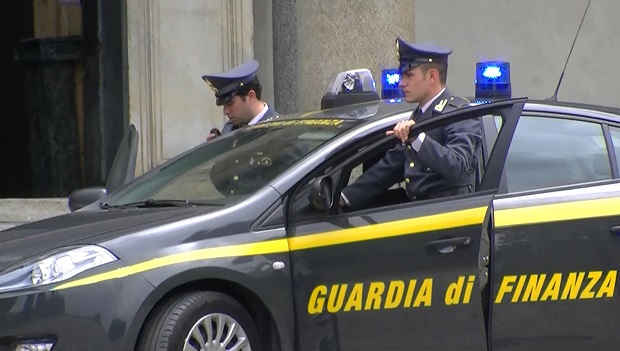 Finanzieri bloccano spacciatori di eroina in Valdarno