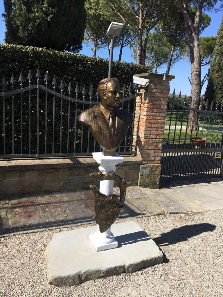 Ad Arezzo un busto dedicato ad Amadeo Peter Giannini, il fondatore di Bank of America, primo modello di banca etica