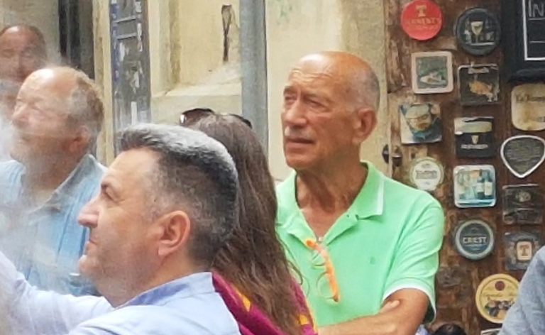 Tra nuvole e sole la malinconia dell’araldo padre. Perché il Saracino è storia di uomini (Video)