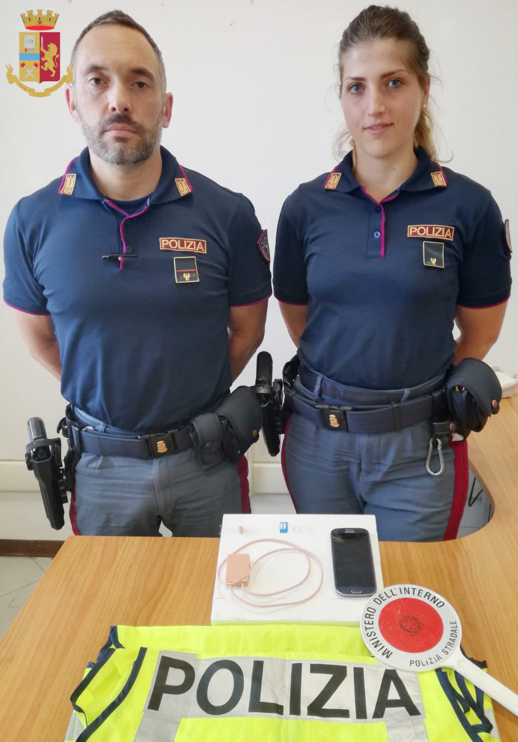 Con un turbante si presenta ai quiz per la patente e si copre lauricolarecchio denunciato dalla Polstrada.