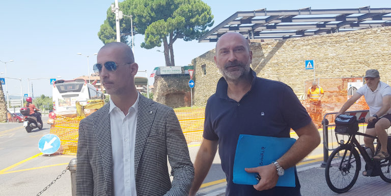 Via Petrarca: lavori in corso per rendere permanente la svolta in sinistra su via Porta Buia