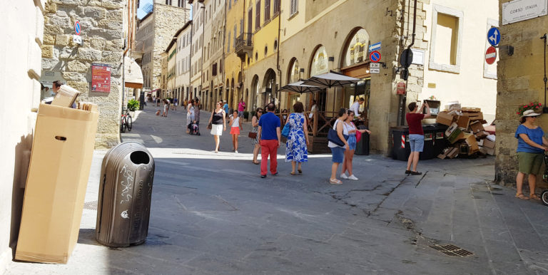 Arezzo, una città di cartone