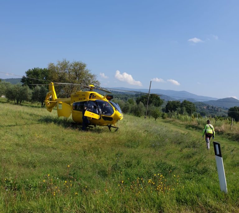 Uomo cade da un ulivo a Pergine Valdarno: interviene l’elisoccorso