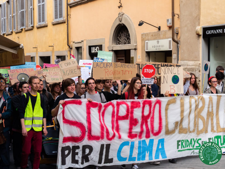 Arezzo sciopera ancora per un futuro sostenibile