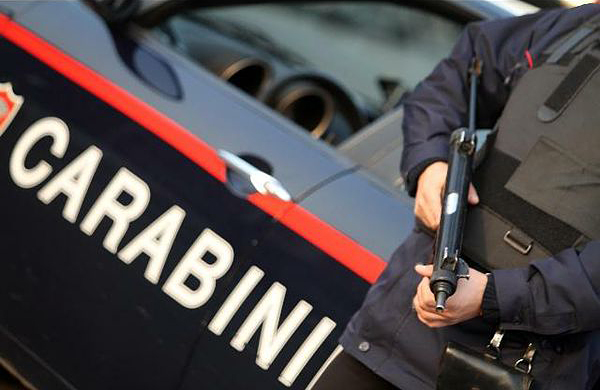 Non rispetta a più riprese l’obbligo di dimora, arrestato.  Minaccia di morte il vicino, denunciato