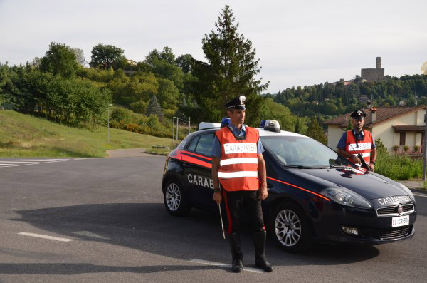 Casentino: controlli dei carabinieri, sfilza di denunce, perquisizioni e multe