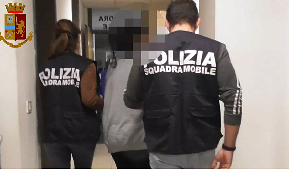 La polizia arresta un rapinatore e due spacciatori