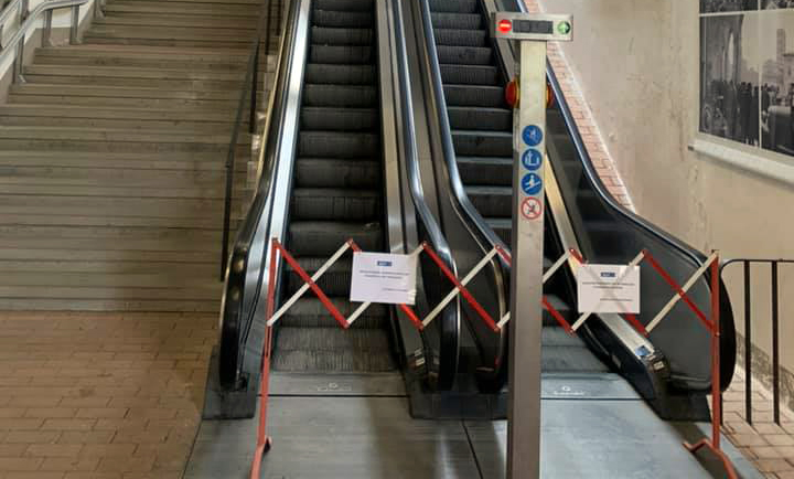 Le scale “mobili” non si muovono