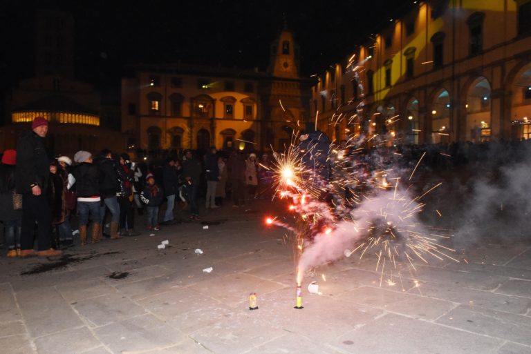 Sono scoppiati in anticipo ad Arezzo i botti per la festa di Capodanno
