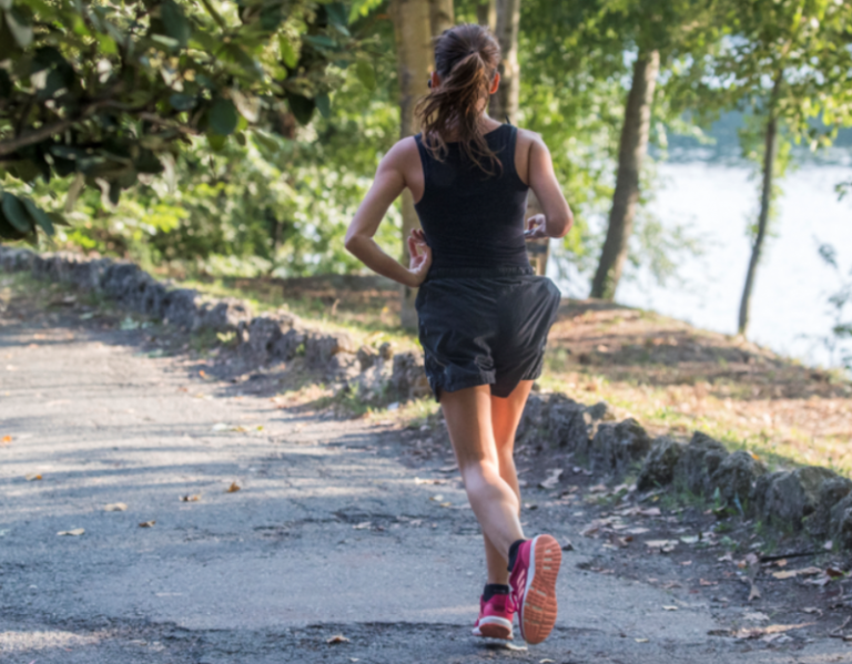 Questa cosa del jogging farebbe quasi sorridere…