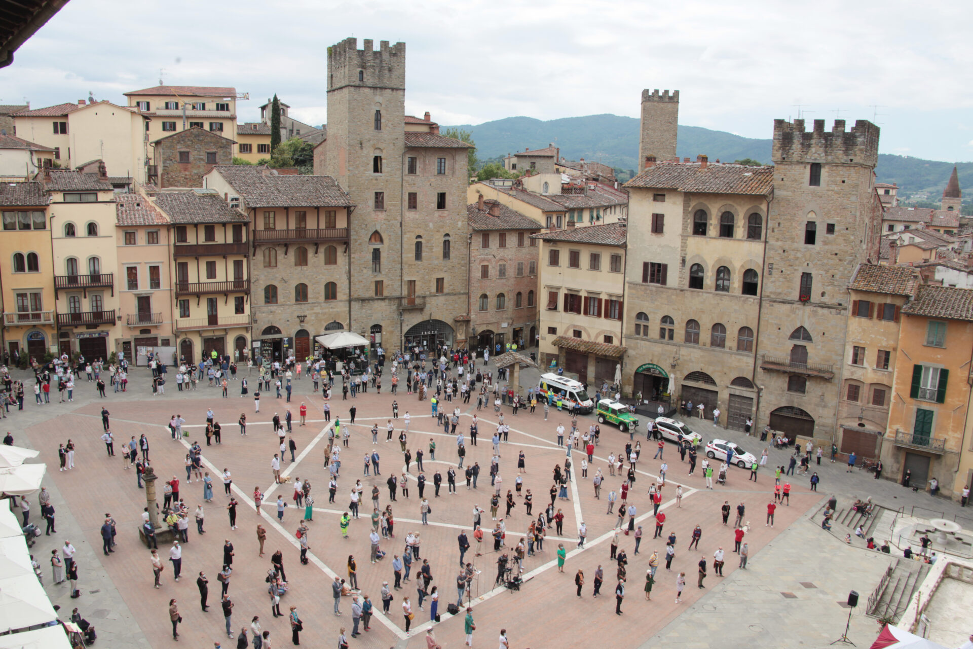 messa in piazza grande3