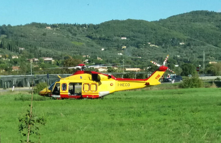 Sessantenne cade da cavallo, soccorso a Frassineto