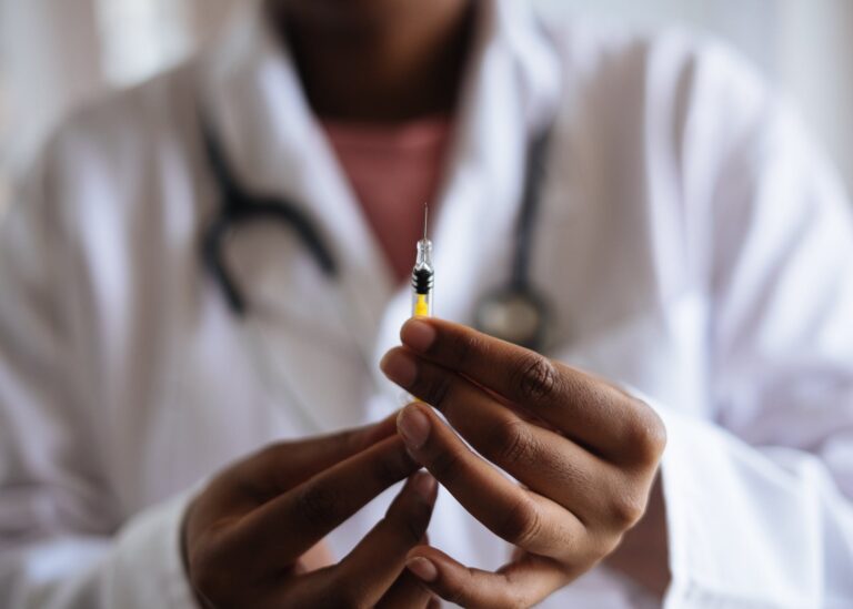 Covid: i rèport dei contagi e delle vaccinazioni ad Arezzo e provincia 