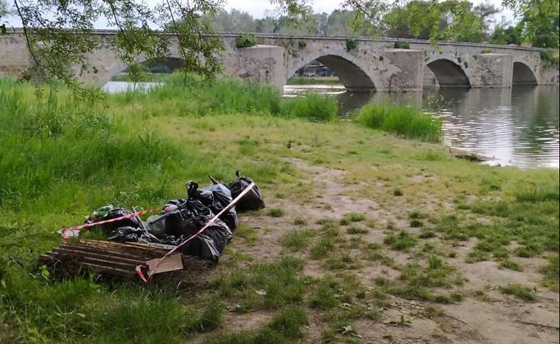 Ponte Buriano immondizia