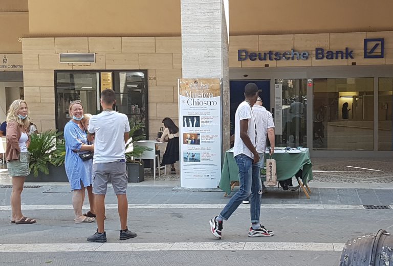 Quando una firma contro la droga diventa una presa in giro