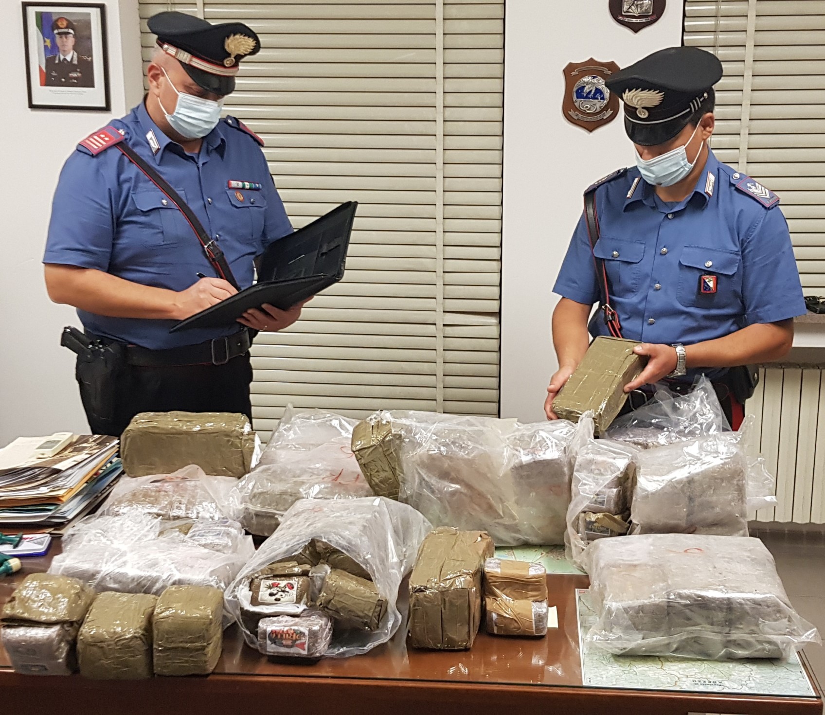 Arrestato trafficante di droga, sequestrati 60 chili di haschish