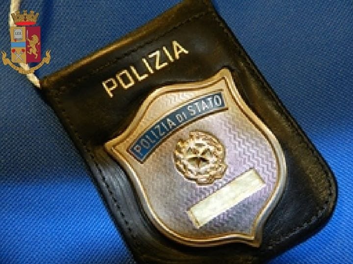 Rinvenuta in un hotel la figlia dell’anziana deceduta: avviato un procedimento penale per abbandono di incapace
