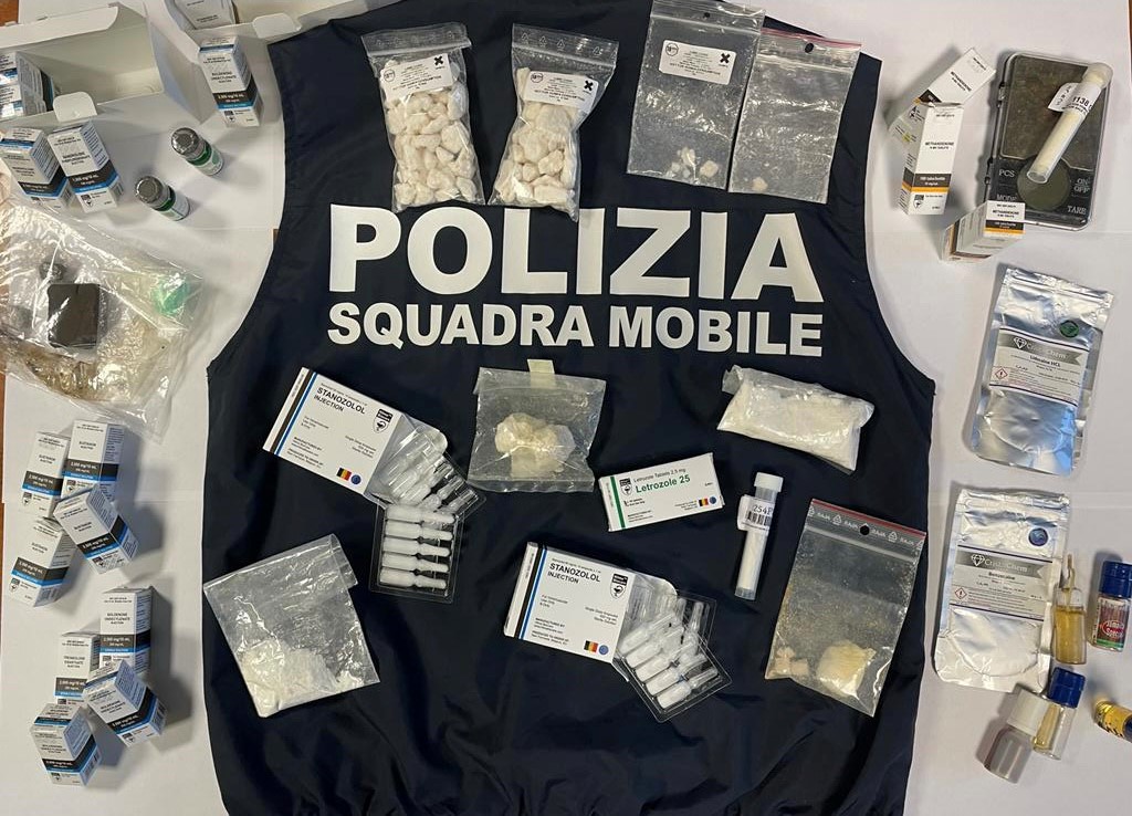 La droga sintetica arriva con il corriere espresso, giovane denunciato
