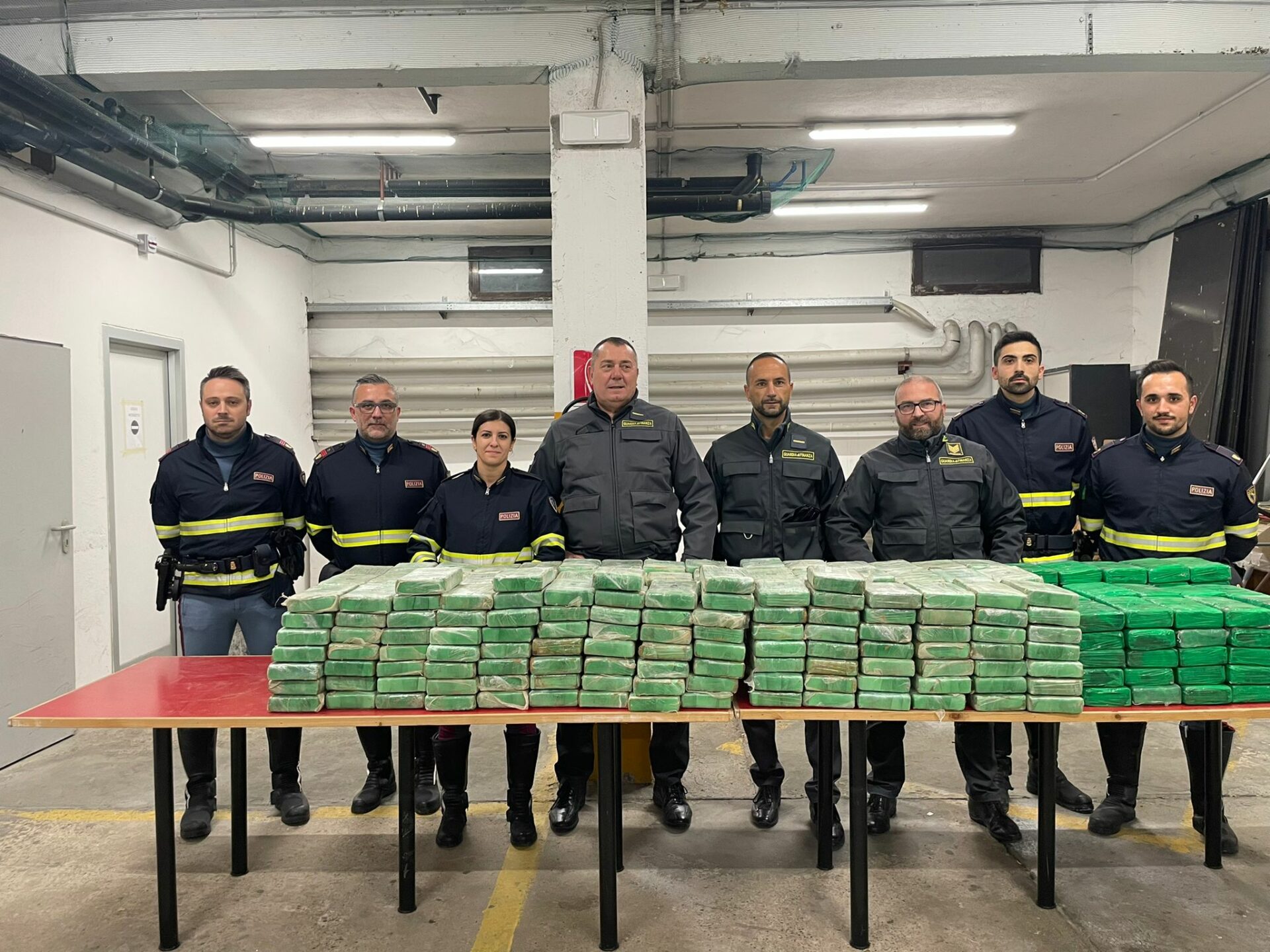Polizia Stradale di Arezzo e Guardia di Finanza sequestrano cocaina per 45 milioni di euro