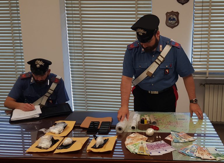 Stroncato dai carabinieri giro di spaccio che riforniva la città: due arresti