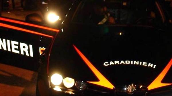 Da Roma con 20 chili di droga: fermato ad Arezzo con hashish, marijuana e 22mila euro in contanti