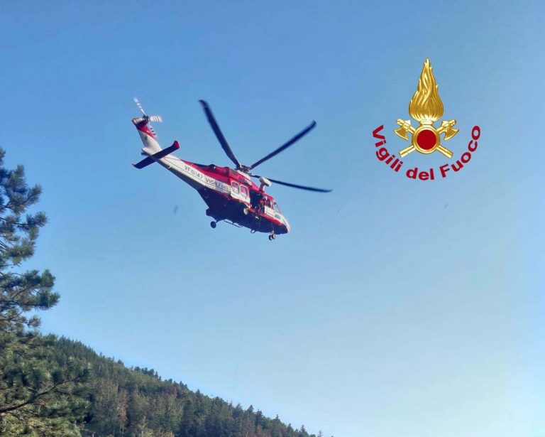 Grave incidente tra auto e moto sulla SP32 a Cortona: motociclista 32enne in codice rosso
