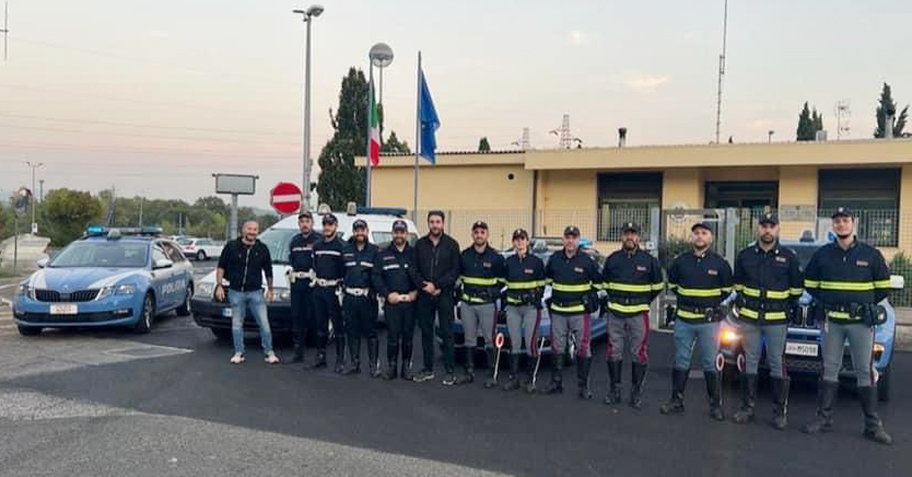 Agenti di Polizia due giorni di corso di formazione controllati 40 mezzi e 18 multe