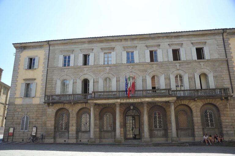 Provincia casa dei comuni o casa Chiassai?