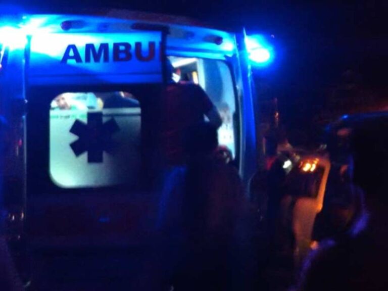 Incidente in Via Fiorentina ad Arezzo: ambulanza urta moto, minore in condizioni critiche