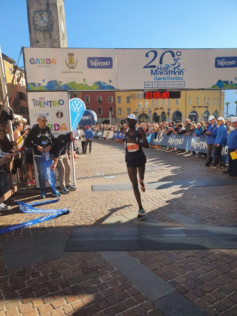 Loitanyang ancora protagonista: secondo alla Mezzamaratona del Garda